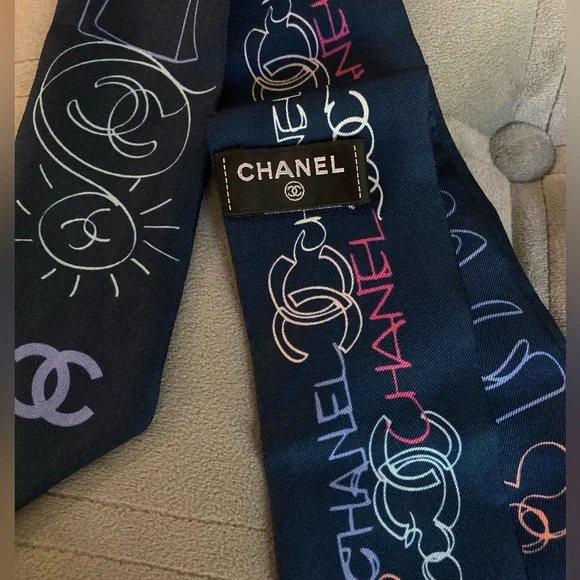 CHANEL Dark Blue Tie with Multicolor Logo Design - Picture 3 of 6